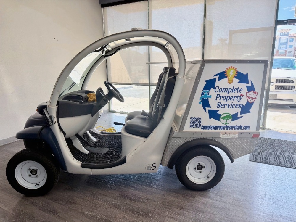 Mobile golf cart repair service